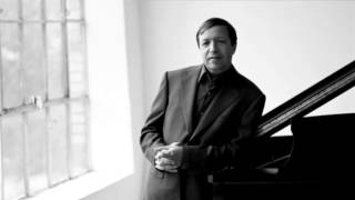 Mozart  Piano Concerto No 18 in Bflat major K 456 Murray Perahia [upl. by Nnylf]