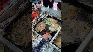 35yearold traditionThe master of chives pancake the king of crunch koreanstreetfood shortsvideo [upl. by Hoye891]