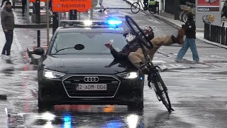 Politie Audi AOB krijgt aanrijding met fietser tijdens spoedrit [upl. by Oinolopa]