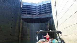 Taking a ride on Lake Moultrie down the Damn Pinopolis Dam [upl. by Nedlog]