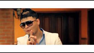 Farruko HOLA BEBA Video Oficial [upl. by Anaeed]