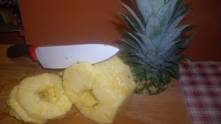 Comment découper un ananas  Technique de cuisine [upl. by Natek]