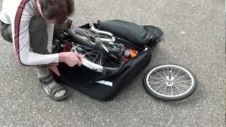 Brompton and Bicycle Trailer Cyclone IV Chubby [upl. by Yzdnil]