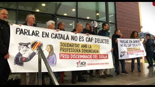 Concentració de suport a la professora de català denunciada per la Policia Nacional CanalTerrassaTV [upl. by Enitsirhc]