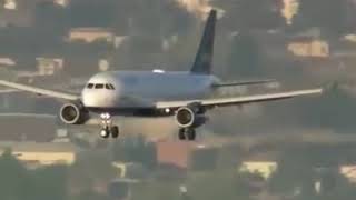 JetBlue Landing Gear Failure at LAX Pilot does amazing landing [upl. by Elrem]