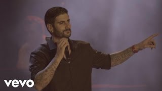 Melendi  Saraluna En Directo [upl. by Dyun]