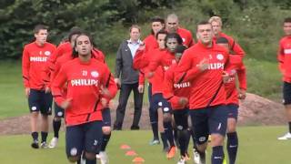 Lachende gezichten op trainingscomplex Middlebrough [upl. by Awram]