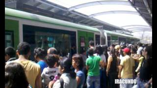 Tren al sur  Estación Gamarra del Metro de LimaVisperas de navidad 2013 [upl. by Roberts158]