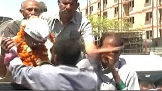 Arvind Kejriwal slapped again while campaigning in Delhi [upl. by Randolf339]