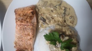 pavé de saumon à la crème et au champignons [upl. by Waylen165]