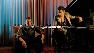 The Last Shadow Puppets  Wondrous Place  Español [upl. by Kraska999]