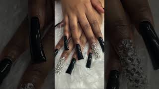 Super long duck nails black nails polish an sliver blindnails nailspolish ducknails blacknails [upl. by Yereffej]