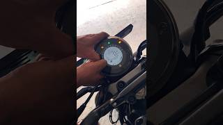 How to set the clock of Husqvarna Svartpilenhusqvarnasvartpilen250 husqvarna shorts bike [upl. by Chloris]