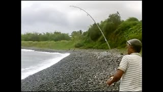 pêche dun requin bouledogue à st benoit réunion 974 [upl. by Icnarf754]