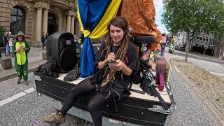 27823 Kledde von Extinction Rebellion bei der quotNotstand Artensterben ausrufen” Demo in Bonn [upl. by Yennaiv]