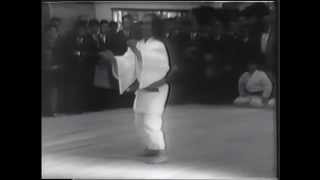 Kiai  Gogen Yamaguchi Sensei Tensho amp Sanchin kata 1968 [upl. by Semaj]