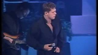 Luis Miguel  Fria como el viento  Premier 1991 [upl. by Cammi]