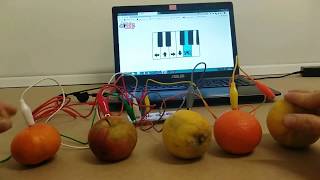 Laboratorio per bambini con Makey Makey [upl. by Starlene]