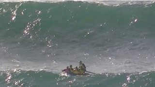 Extreme surfboat rowing in lifesaver relay Kurrawa Beach 2011 [upl. by Alsi630]