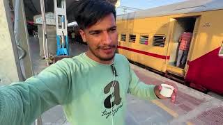 Farakka Express Train Mai Kiya PantrySAM Exposed  MrVishal train trending [upl. by Lenoj]