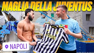 Tifosi del NAPOLI indossano la maglia della Juventus FINITO MALE [upl. by Soalokcin]