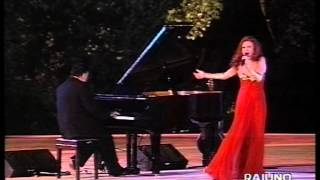 Milva canta Mikroutsikos live 1995 [upl. by Wilek]