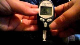 How To Use FreeStyle Lite Glucometer [upl. by Southworth]