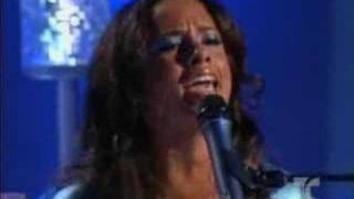 Alicia Keysif i aint got you live canta en español [upl. by Salesin562]