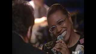 CLAUDE NOUGARO autour de minuit avec DEE DEE BRIDGEWATER [upl. by Hcone]