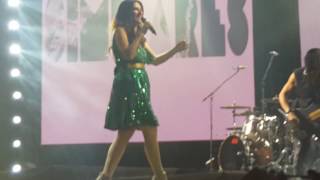 Similares  Laura Pausini Similares Tour Quito Ecuador  28082016 [upl. by Eelaras]