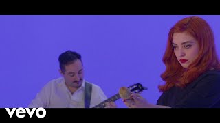 Mon Laferte  Se Me Va A Quemar El Corazón En Vivo [upl. by Riaj450]