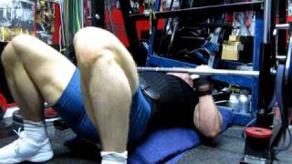 Michael Gundill Bench press at the smith machine with elastic bands [upl. by Ettennaej]