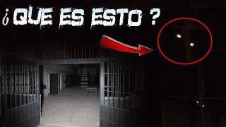 APARECEN UNOS OJOS en la CÁRCEL ABANDONADA😖 [upl. by Acilejna]