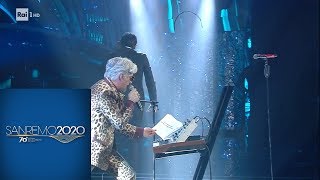 Sanremo 2020  Bugo abbandona il palco dellAriston [upl. by Arriec]