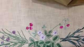 手縫い 花の刺繍のテーブルクロス【手作り 雑貨】 Tablecloth of handsewn flower embroidery handmade goods [upl. by Nodab]