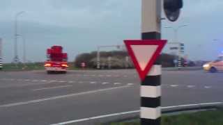 Brandweer Ambulance en Politie komen elkaar tegen op kruispunt 2013 [upl. by Hayilaa348]