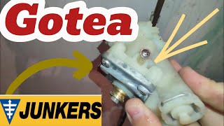 Junkers Gotea y pierde agua [upl. by Anaiad]