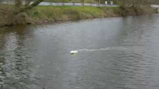 Offshore RC  proboat Impulse 17  1er test avec ESC turnigy 120A [upl. by Woodhouse]