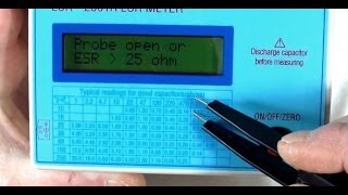 Low cost ESR Meter 2501A kann ESR ErsatzSerienwiderstand von Kondensatoren messen [upl. by Frasco]