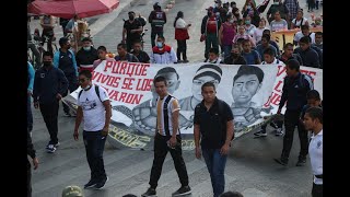 PADRES de LOS 43 PIDEN a AMLO INVESTIGAR a PEÑA por SIMULACIÓN en INVESTIGACIÓN del CASO AYOTZINAPA [upl. by Yllom]