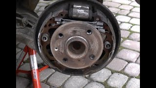 Rear drum brake checkup and conservation  Aygo C1 107 [upl. by Mungo404]