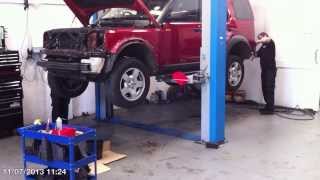 Land rover discovery 3 body removal [upl. by Arted]