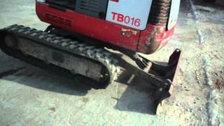 Miniescavatore Takeuchi TB016AVI [upl. by Blasien]