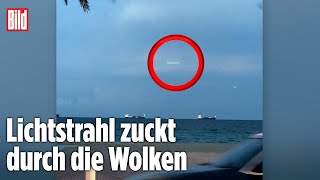 SchockMoment am Himmel Düst hier ein Ufo durch ein Gewitter [upl. by Felipe]