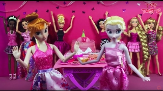 Elsa amp Annas birthday party Disney Princesses Presents Surprises Real Tiny Food Cake [upl. by Godiva]