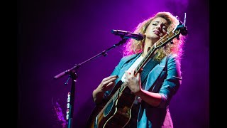 🔥 Músico versátil 32  25th From A Tori Kelly Christmas  Live From Capitol Studios [upl. by Fisk]