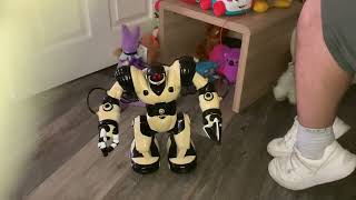 Wowwee Robosapien 14 robot remote control dancing interactive toy [upl. by Aennyl]