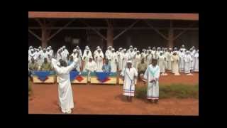 MPOG Chorale diocésaine de Doumé AbongMbang Cameroun Offertoire Bikele [upl. by Anilosi]