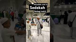 SEDEKAH AMAL ZARIAH TAK HABISNYA MEMBAGIKAN TASBIH PADA PARA JAMAAH SEMOGA KITA SLALU INGAT SEDEKA [upl. by Leontyne867]