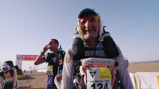 Marathon des Sables 2021  2ème étape  portrait de JeanMichel Tavernier diabétique de type 1 [upl. by Cash]